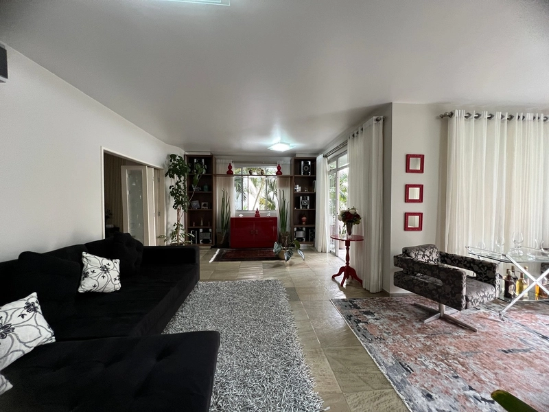 Belíssimo apartamento no Centro de Florianópolis com 04 quartos - 342m