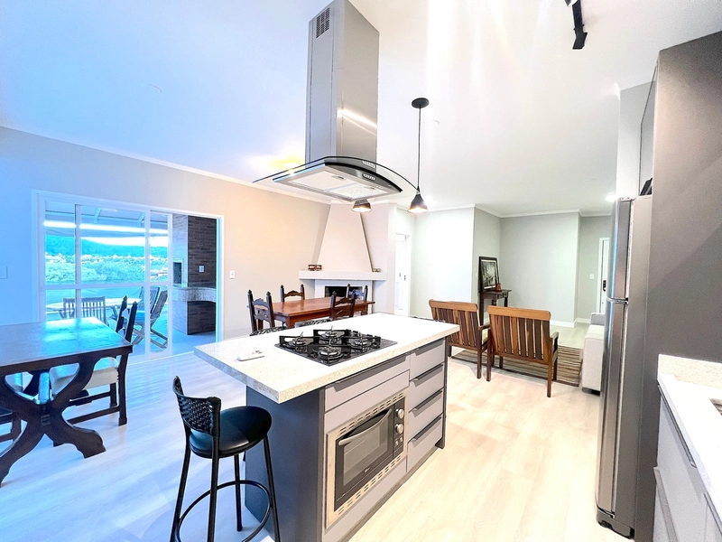 Cobertura a venda em Jurerê Internacional - 03 quartos - 191 m²: 1ª foto da galeria de imagens do imóvel