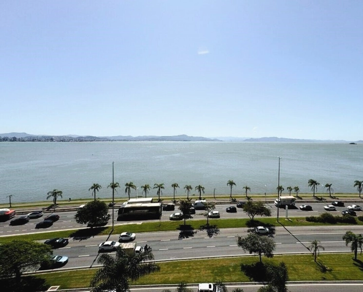 Apartamento a venda com vista para Beira Mar - 250 m²: 2ª foto da galeria de imagens do imóvel