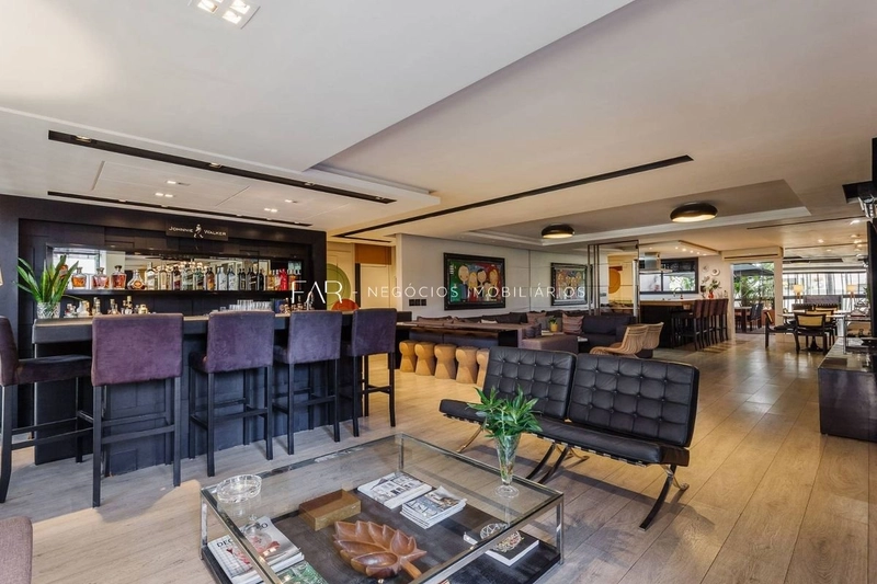 Apartamento a venda no Centro de Florianópolis - 04 quartos - 325 m²