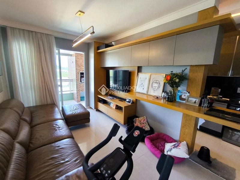 Amplo Apartamento na Trindade com 3 dormitórios em Condomínio Clube: 4ª foto da galeria de imagens do imóvel