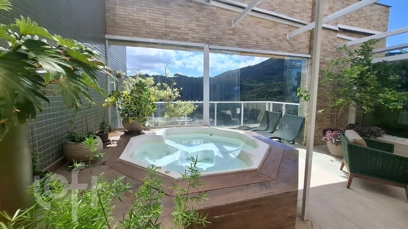 Coberutra à venda em Itacorubi com 147 m², 2 quartos, 1 suíte, 2 vag: 2ª foto da galeria de imagens do imóvel