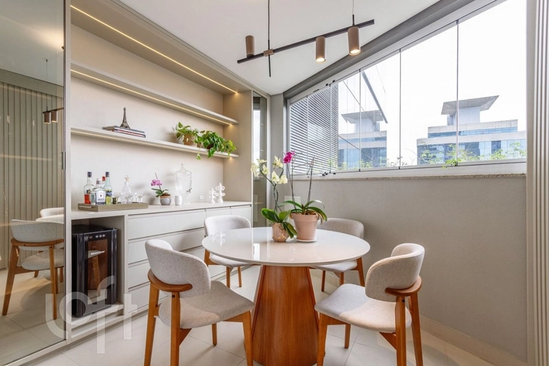 Apartamento a venda no centro 01 dormitório 60m² mobiliado com sacada: 1ª foto da galeria de imagens do imóvel