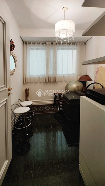 Luxuoso e amplo apartamento de 336m² com 4 Suítes | Semimobiliado | 4: 29ª foto da galeria de imagens do imóvel