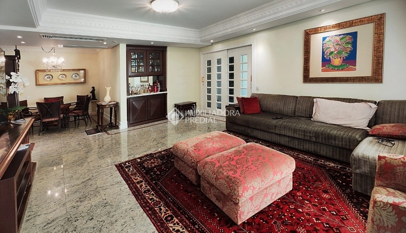 Luxuoso e amplo apartamento de 336m² com 4 Suítes | Semimobiliado | 4: 9ª foto da galeria de imagens do imóvel
