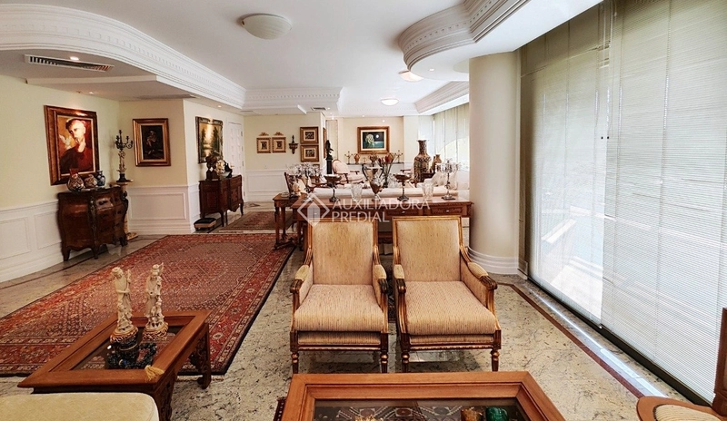Luxuoso e amplo apartamento de 336m² com 4 Suítes | Semimobiliado | 4: 5ª foto da galeria de imagens do imóvel