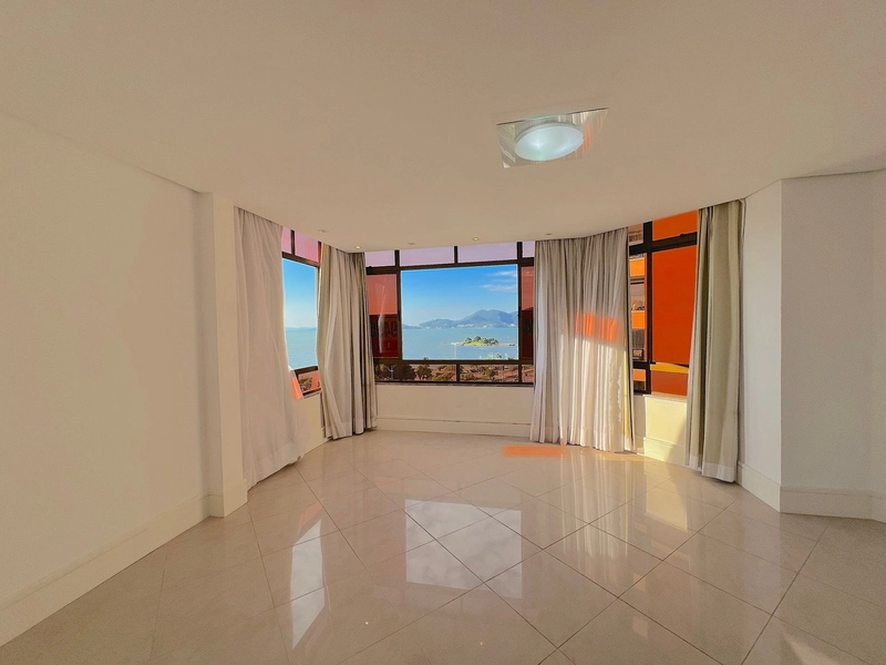 Apartamento espetacular com Vista para o Mar na Beira Mar Norte: 3ª foto da galeria de imagens do imóvel