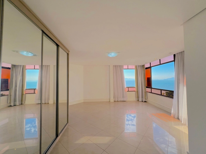 Apartamento espetacular com Vista para o Mar na Beira Mar Norte: 2ª foto da galeria de imagens do imóvel