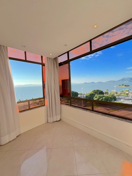 Apartamento espetacular com Vista para o Mar na Beira Mar Norte: 4ª foto da galeria de imagens do imóvel