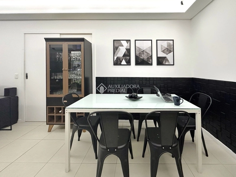 Apartamento à Venda próximo a Beira Mar - 02 quartos (1 suíte): 4ª foto da galeria de imagens do imóvel