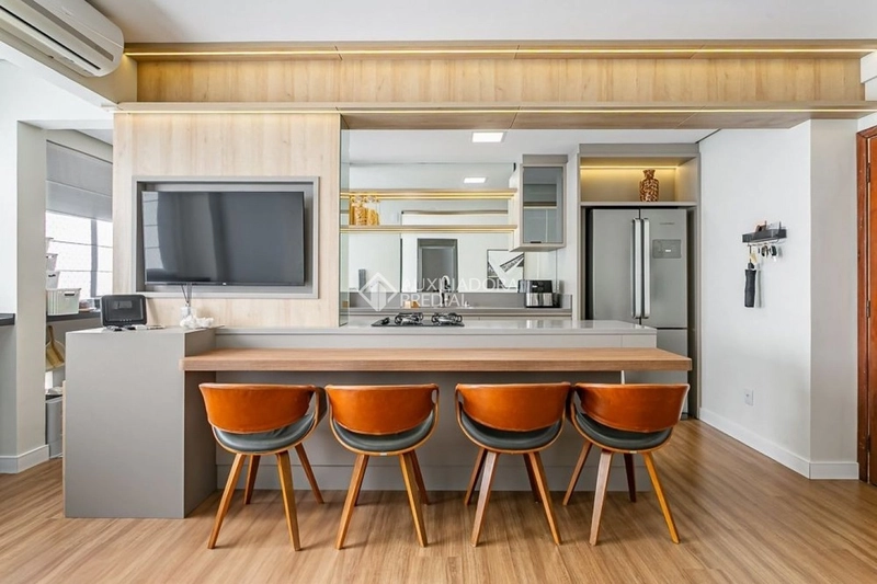 Apartamento reformado com 2 dormitórios e 1 vaga coberta - Agronômica: 2ª foto da galeria de imagens do imóvel