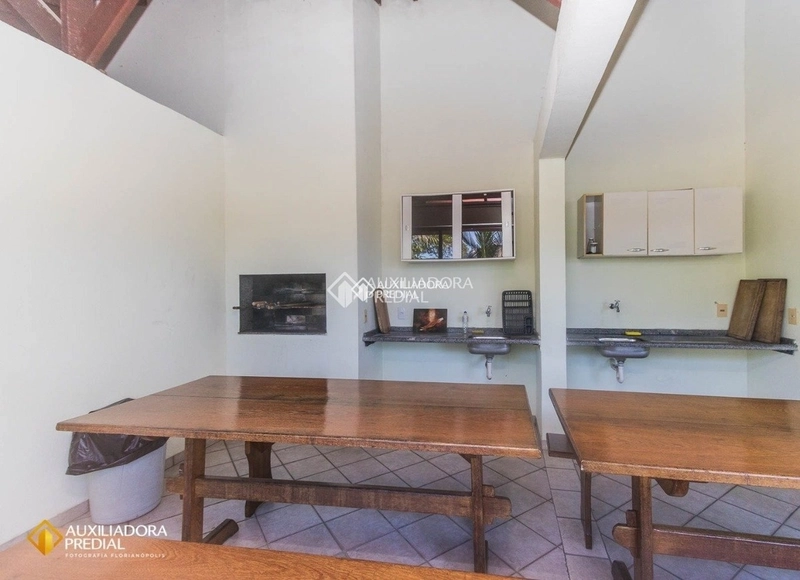 Apartamento reformado com 2 dormitórios e 1 vaga coberta - Agronômica: 18ª foto da galeria de imagens do imóvel