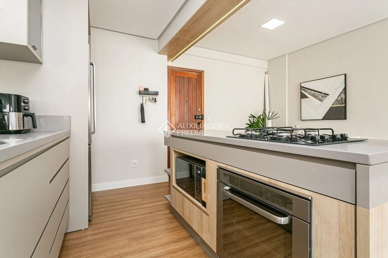 Apartamento reformado com 2 dormitórios e 1 vaga coberta - Agronômica: 6ª foto da galeria de imagens do imóvel