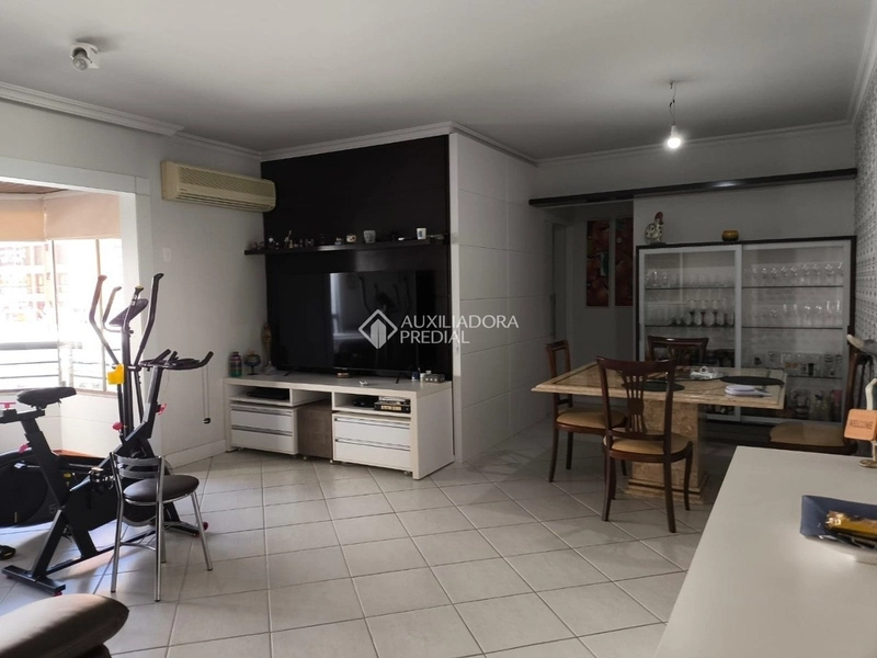 Apartamento á venda no Centro de Florianópolis - 3 quartos 1 suítes: 1ª foto da galeria de imagens do imóvel