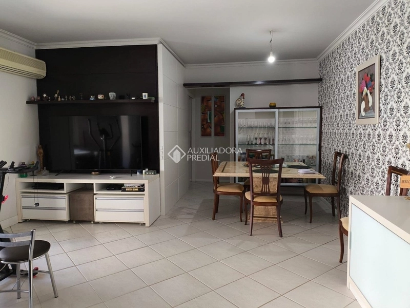 Apartamento á venda no Centro de Florianópolis - 3 quartos 1 suítes: 2ª foto da galeria de imagens do imóvel