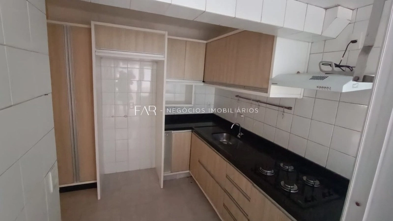 Apartamento com 3 Dormitórios a Poucos Metros do Beiramar Shopping: 6ª foto da galeria de imagens do imóvel