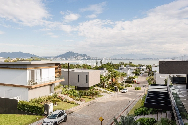 Casa deslumbrante à beira-mar em condomínio exclusivo noCacupé.: 56ª foto da galeria de imagens do imóvel
