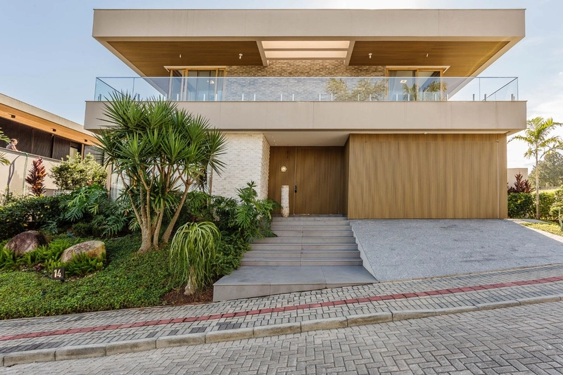 Casa deslumbrante à beira-mar em condomínio exclusivo noCacupé.: 2ª foto da galeria de imagens do imóvel