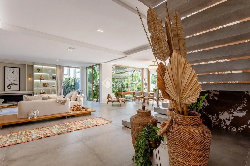 Casa deslumbrante à beira-mar em condomínio exclusivo noCacupé.: 2ª foto da galeria de imagens do imóvel