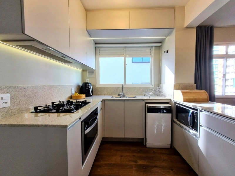 Apartamento Mobiliado no Centro de Florianópolis com 2 Dormitórios: 5ª foto da galeria de imagens do imóvel