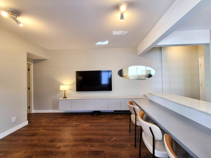 Apartamento Mobiliado no Centro de Florianópolis com 2 Dormitórios: 4ª foto da galeria de imagens do imóvel