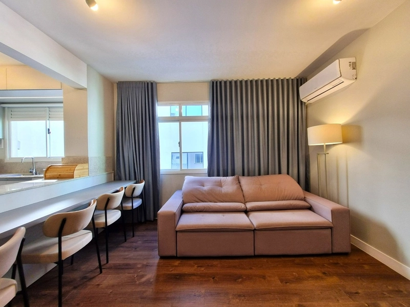 Apartamento Mobiliado no Centro de Florianópolis com 2 Dormitórios: 3ª foto da galeria de imagens do imóvel