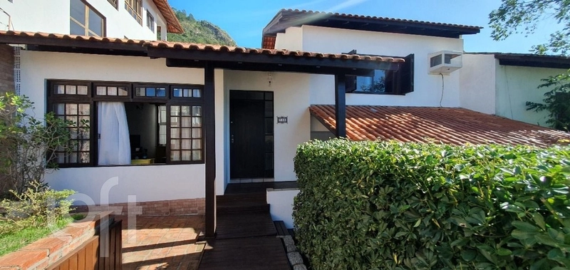 Casa à venda em Trindade com 214 m², 4 quartos, 1 suíte, 4 vagas: 1ª foto da galeria de imagens do imóvel