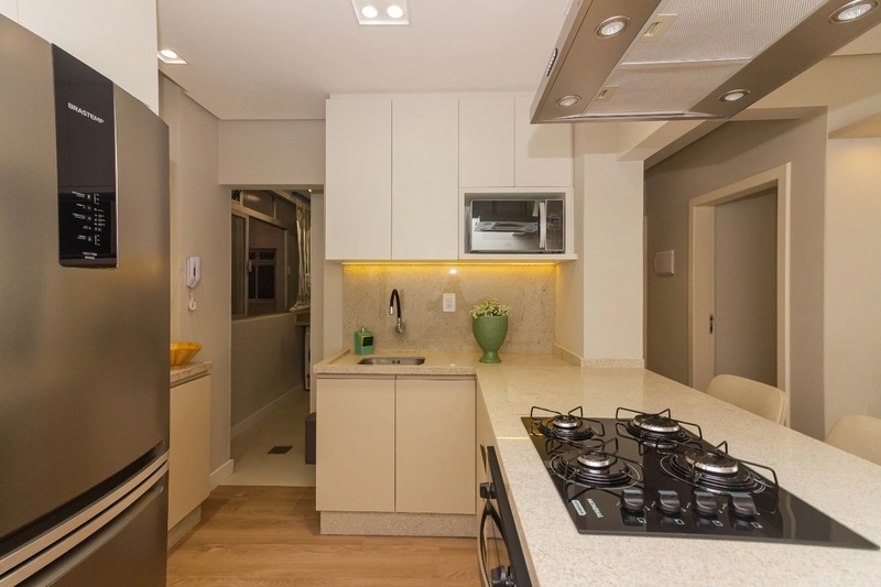 Lindo Apartamento de 2 dormitórios, closet, vista parcial para o mar.: 30ª foto da galeria de imagens do imóvel