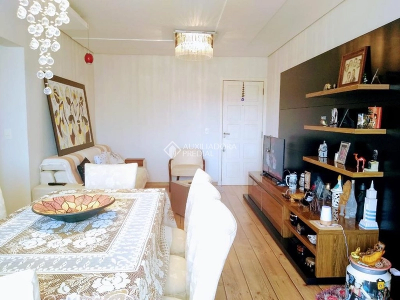 Apartamento 2 dormitórios (1 suíte) no Centro de Florianópolis: 1ª foto da galeria de imagens do imóvel