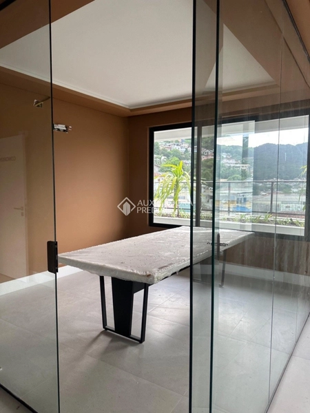 Apartamento com 2 dormitórios e garagem.: 20ª foto da galeria de imagens do imóvel