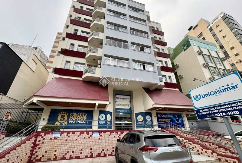 Apartamento de 1 dormitório semi-mobiliado no centro de Florianópolis: 2ª foto da galeria de imagens do imóvel
