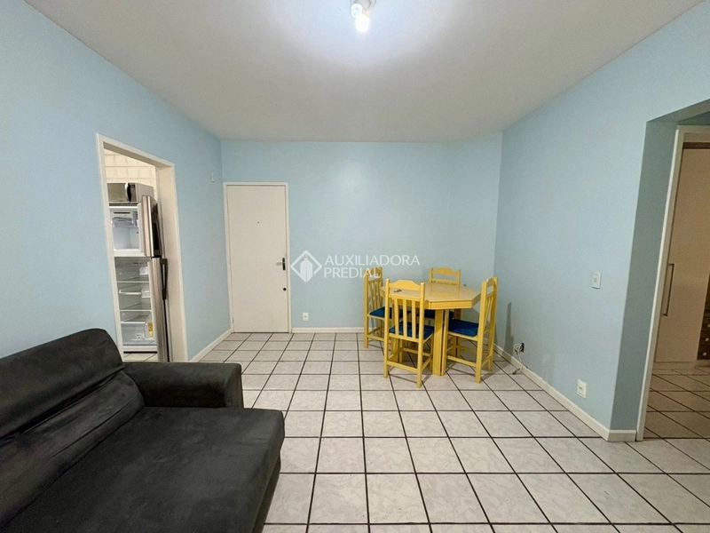 Apartamento de 1 dormitório semi-mobiliado no centro de Florianópolis: 4ª foto da galeria de imagens do imóvel