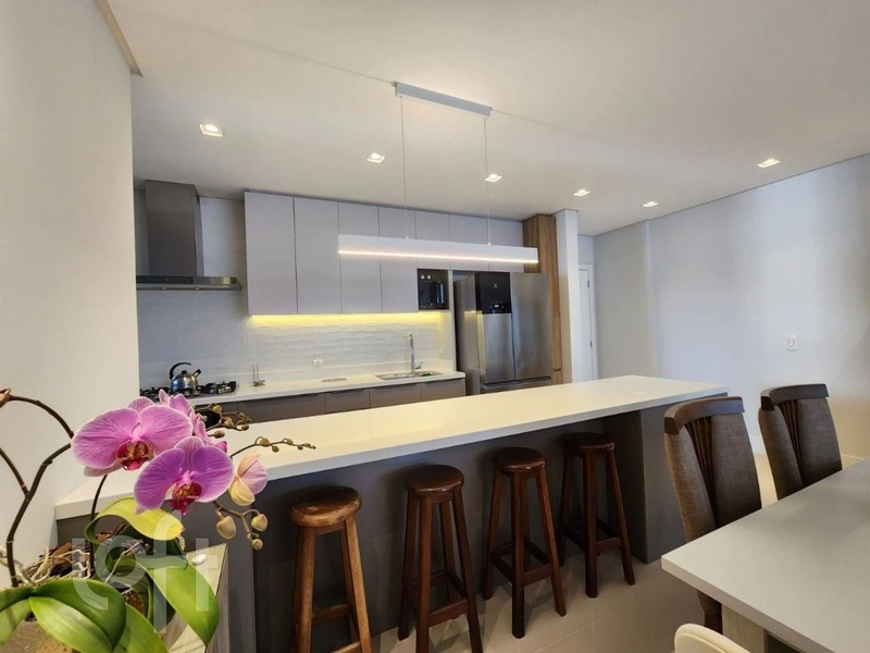 Apartamento à venda em Agronômica com 111 m², 3 quartos, 1 suíte: 4ª foto da galeria de imagens do imóvel