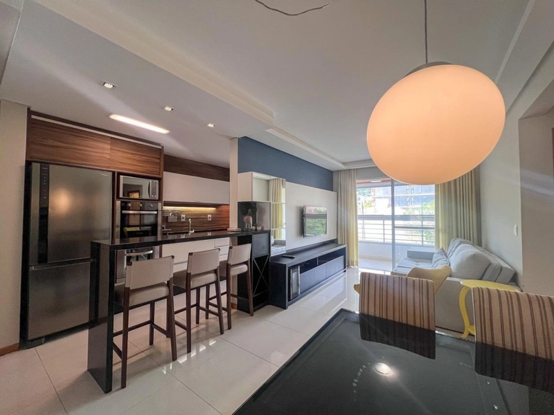 Apartamento mobiliado de 84 m² com 2 dormitórios e ampla sacada.: 5ª foto da galeria de imagens do imóvel