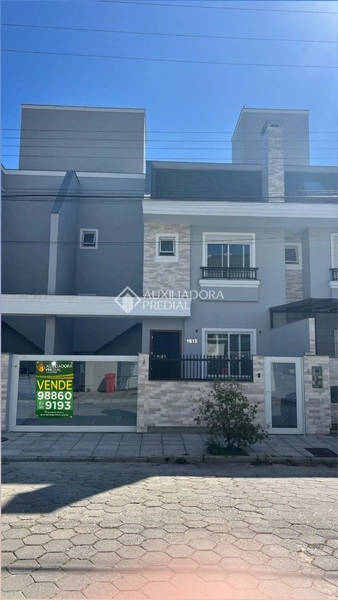 Casa Nova à Venda em Jurerê - A poucos passos da área comercial!: 2ª foto da galeria de imagens do imóvel