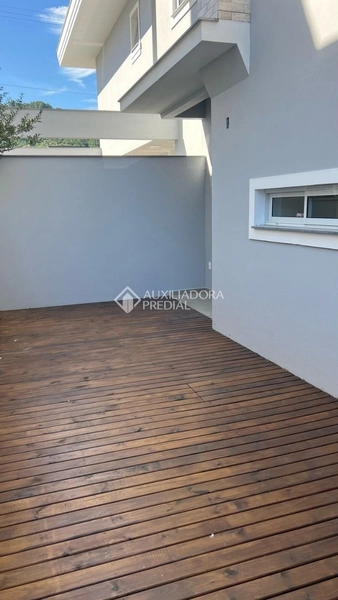 Casa Nova à Venda em Jurerê - A poucos passos da área comercial!: 8ª foto da galeria de imagens do imóvel