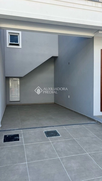 Casa Nova à Venda em Jurerê - A poucos passos da área comercial!: 5ª foto da galeria de imagens do imóvel