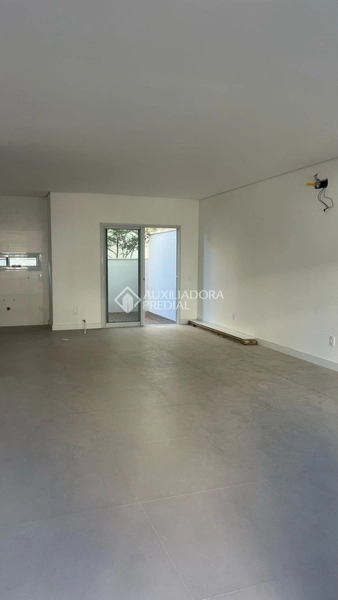 Casa Nova à Venda em Jurerê - A poucos passos da área comercial!: 7ª foto da galeria de imagens do imóvel