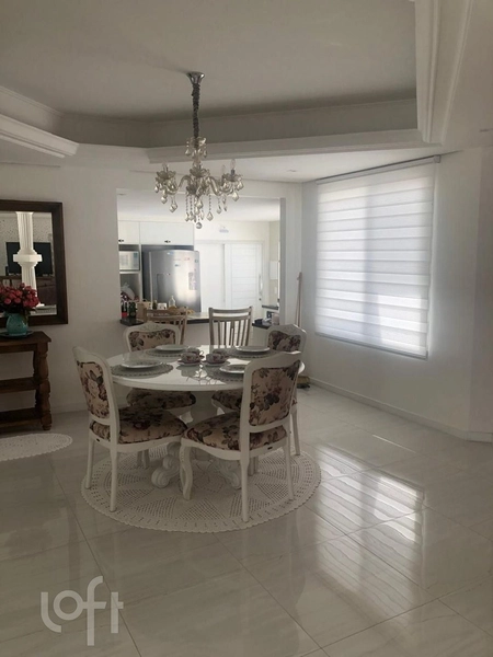 Casa à venda em Centro com 300 m², 4 quartos, 4 suítes, 5 vagas: 9ª foto da galeria de imagens do imóvel
