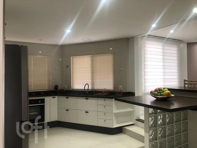 Casa à venda em Centro com 300 m², 4 quartos, 4 suítes, 5 vagas: 13ª foto da galeria de imagens do imóvel