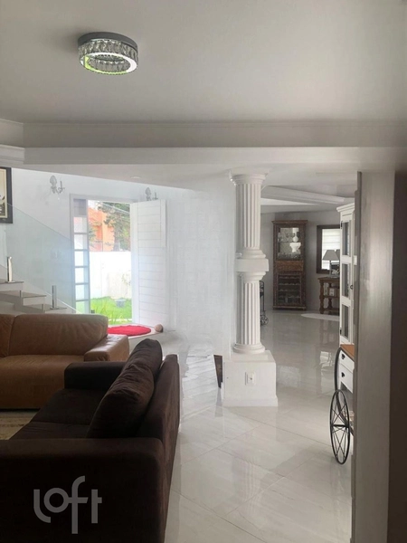 Casa à venda em Centro com 300 m², 4 quartos, 4 suítes, 5 vagas: 3ª foto da galeria de imagens do imóvel