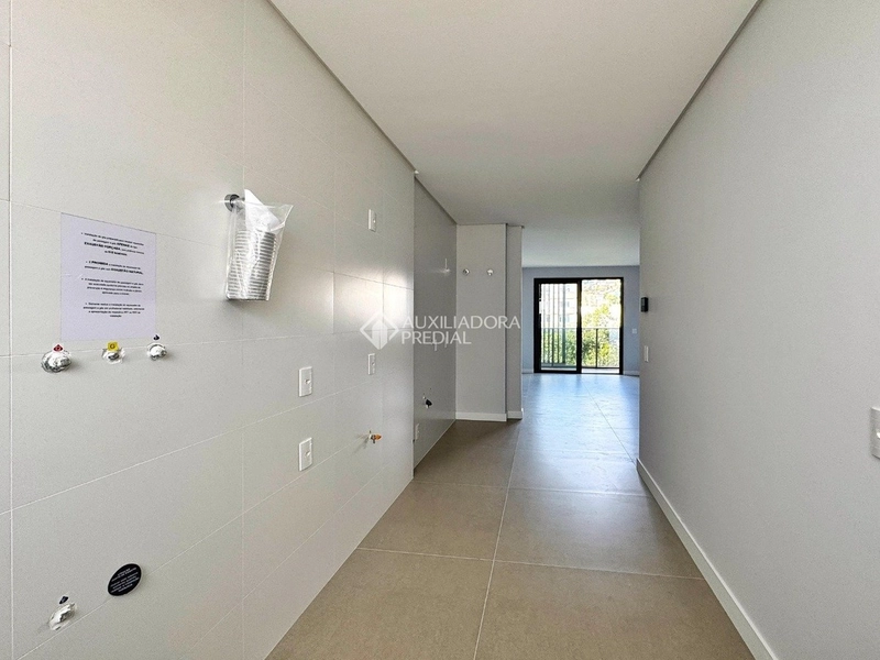 Apartamento á venda - 2 suítes, 1 vaga, à venda, Centro, Fpolis/SC: 7ª foto da galeria de imagens do imóvel