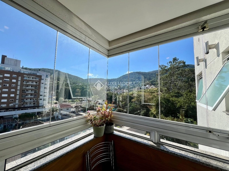 Lindo Apartamento Reformado, 2 Dormitórios (1 Suíte) e Vista Livre: 17ª foto da galeria de imagens do imóvel