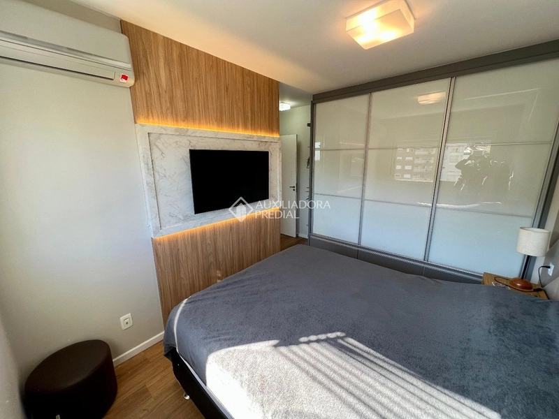 Lindo Apartamento Reformado, 2 Dormitórios (1 Suíte) e Vista Livre: 9ª foto da galeria de imagens do imóvel