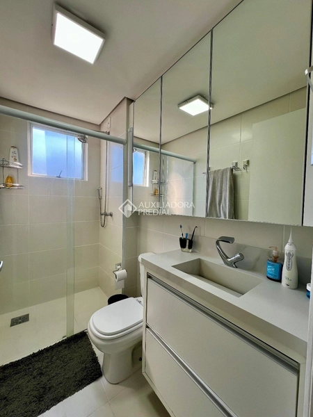 Lindo Apartamento Reformado, 2 Dormitórios (1 Suíte) e Vista Livre: 15ª foto da galeria de imagens do imóvel