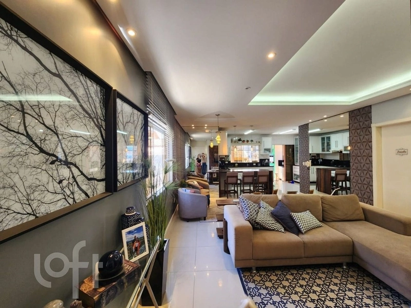 Casa 4 dorms, com piscina na Agronômica: 1ª foto da galeria de imagens do imóvel