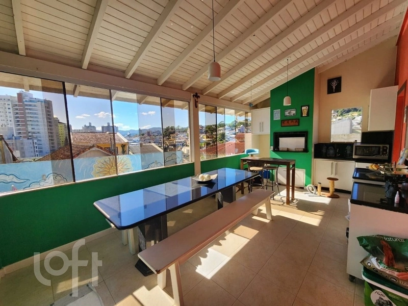 Casa 4 dorms, com piscina na Agronômica: 20ª foto da galeria de imagens do imóvel