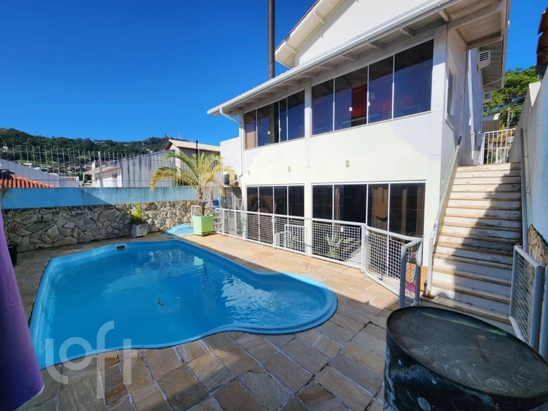 Casa 4 dorms, com piscina na Agronômica: 12ª foto da galeria de imagens do imóvel