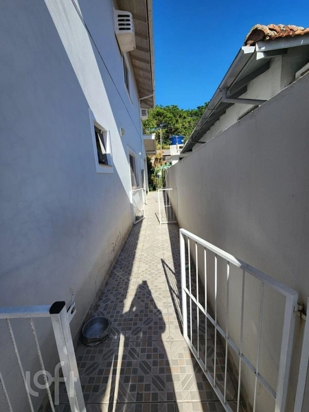 Casa 4 dorms, com piscina na Agronômica: 3ª foto da galeria de imagens do imóvel