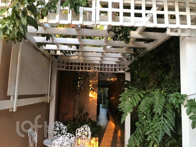 Casa à venda em Centro com 410 m², 4 quartos, 2 suítes, 1 vaga: 7ª foto da galeria de imagens do imóvel